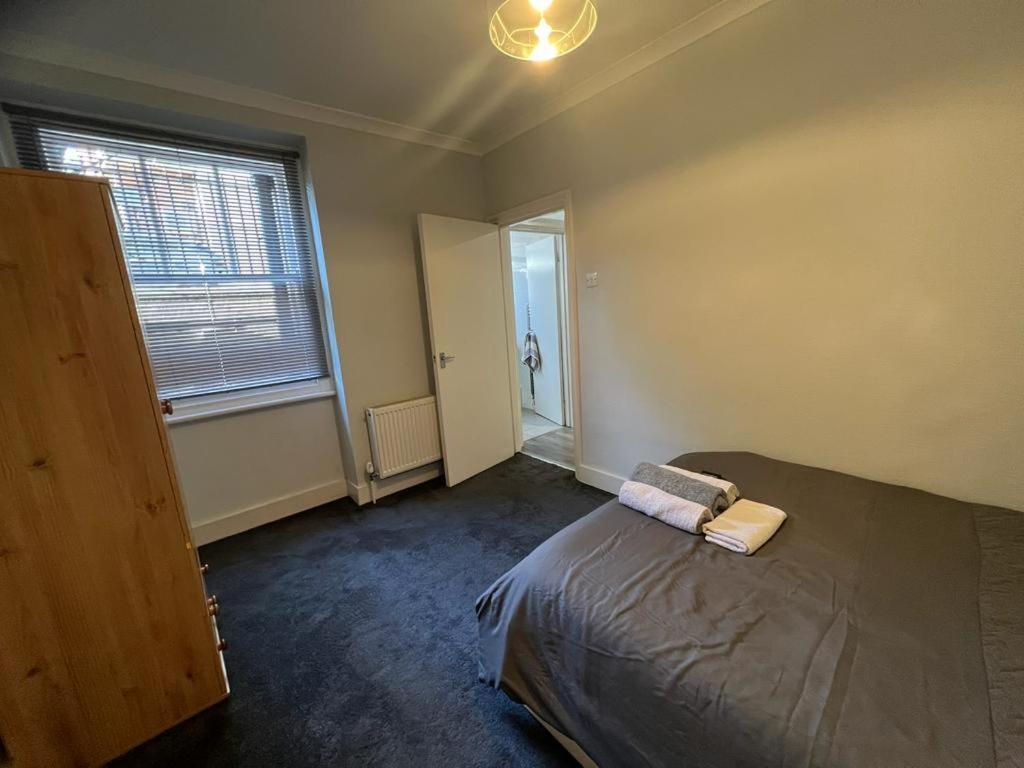 Complete One Bedroom Flat In Chiswick London, Fully Furnished Bagian luar foto